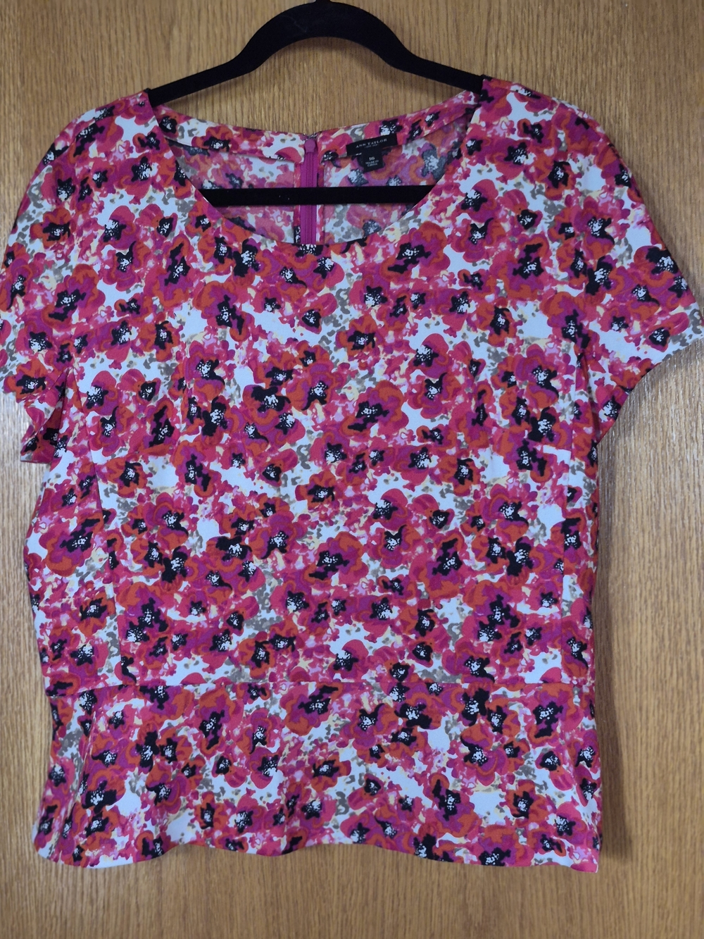 Ann Taylor Pink Multi Floral Short Sleeve Scoop Neck Top